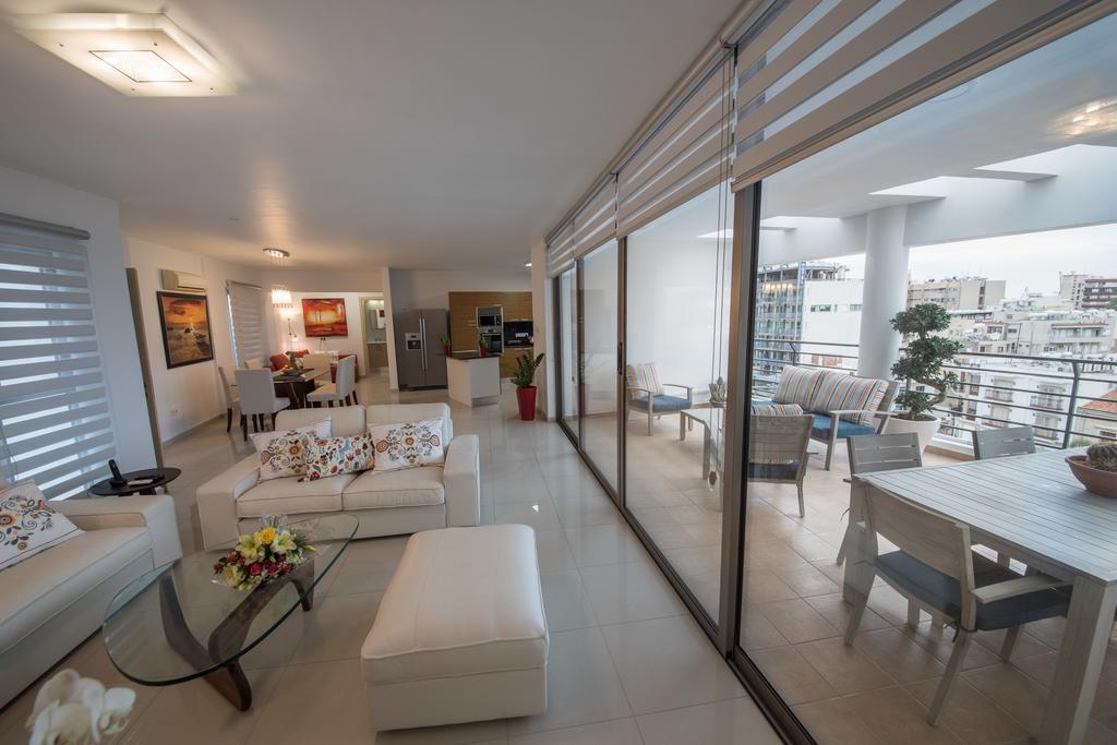 Skylight Megaron Apartment Larnaca Luaran gambar