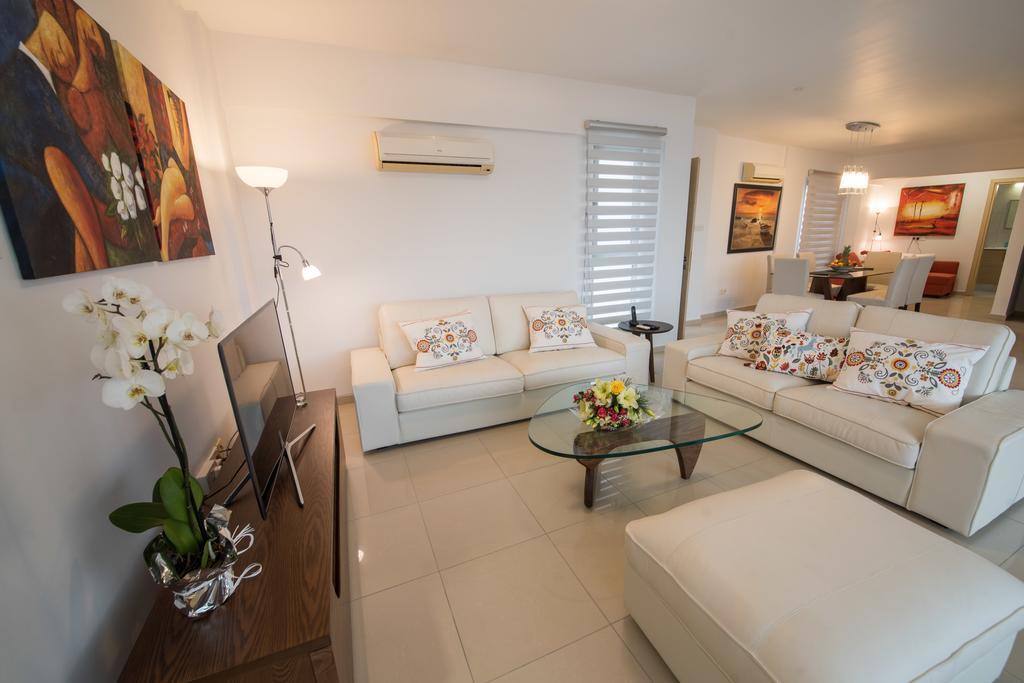 Skylight Megaron Apartment Larnaca Luaran gambar
