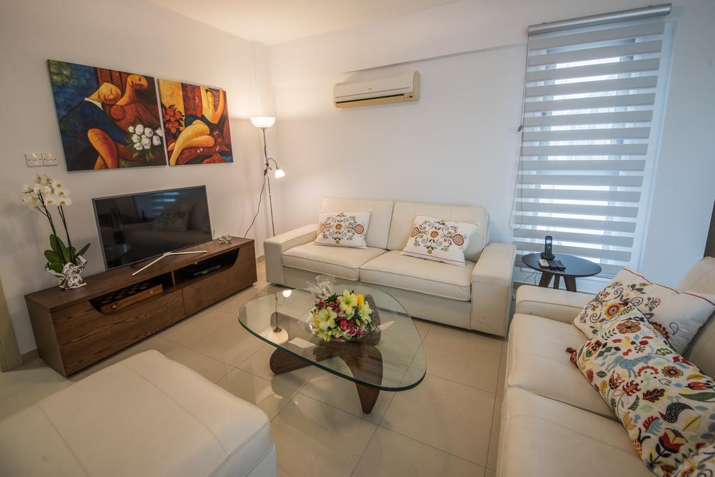 Skylight Megaron Apartment Larnaca Luaran gambar