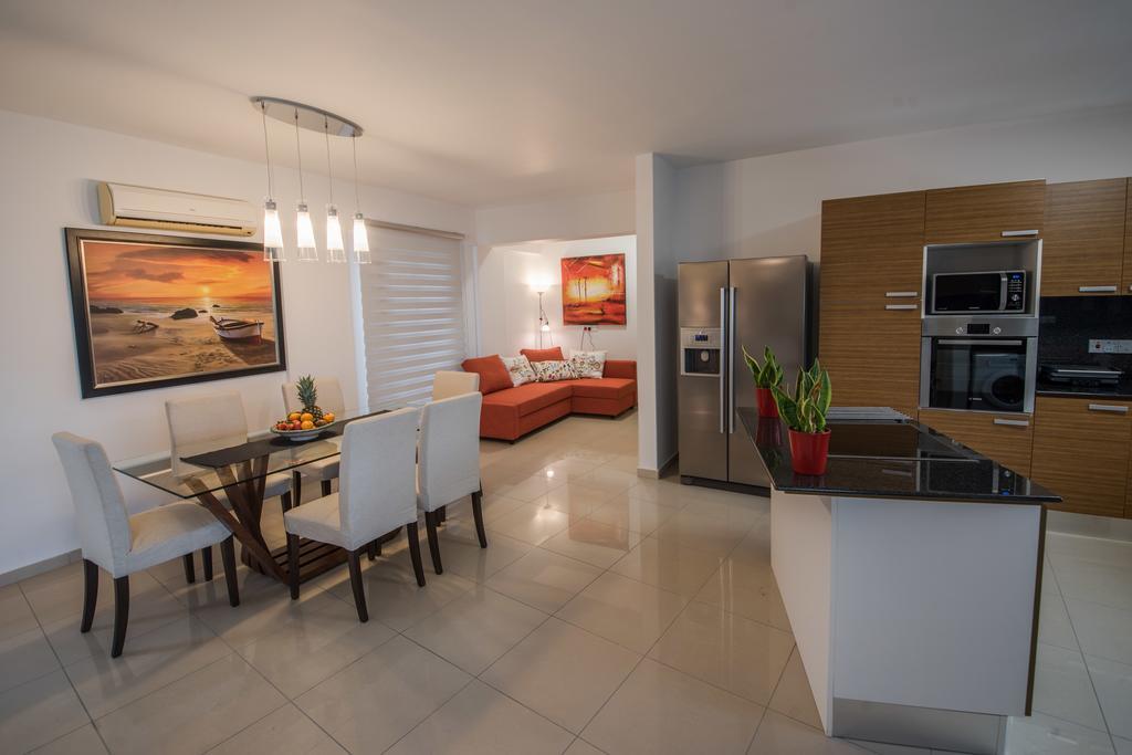 Skylight Megaron Apartment Larnaca Luaran gambar