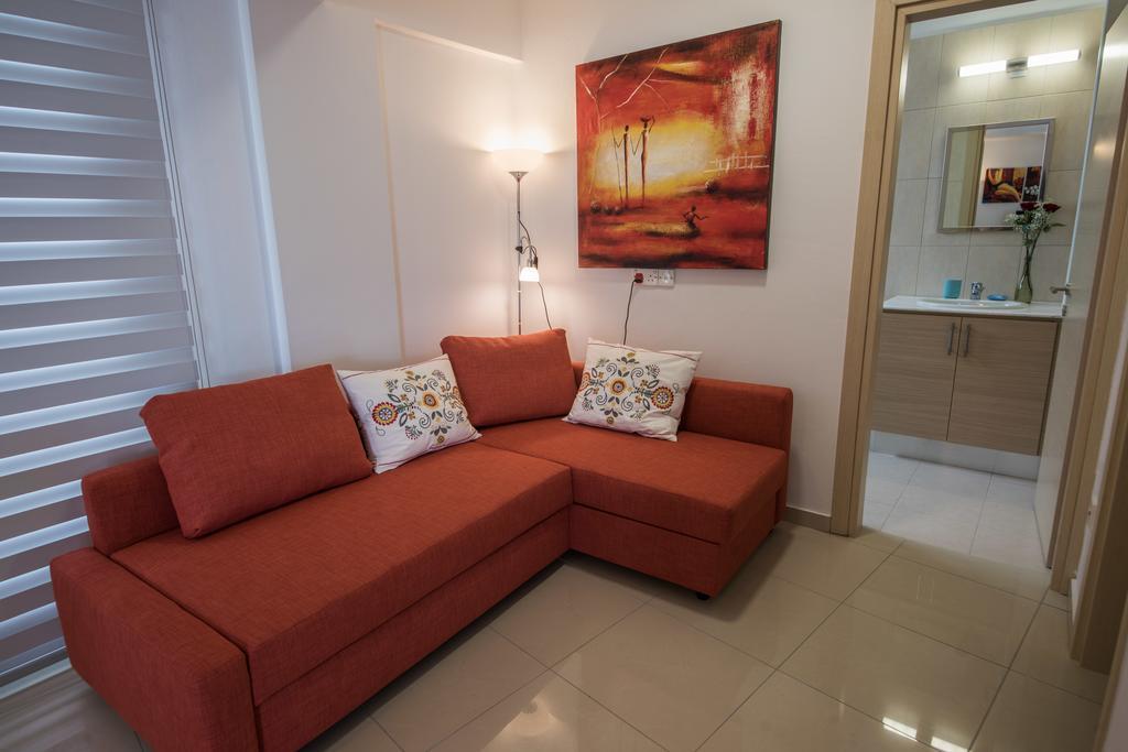 Skylight Megaron Apartment Larnaca Luaran gambar