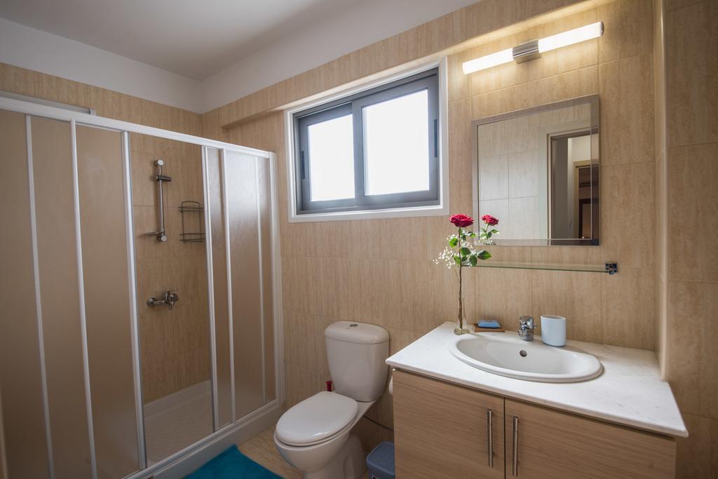Skylight Megaron Apartment Larnaca Luaran gambar