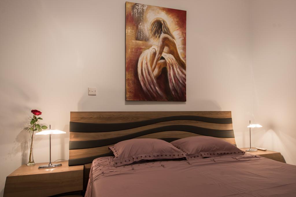 Skylight Megaron Apartment Larnaca Luaran gambar