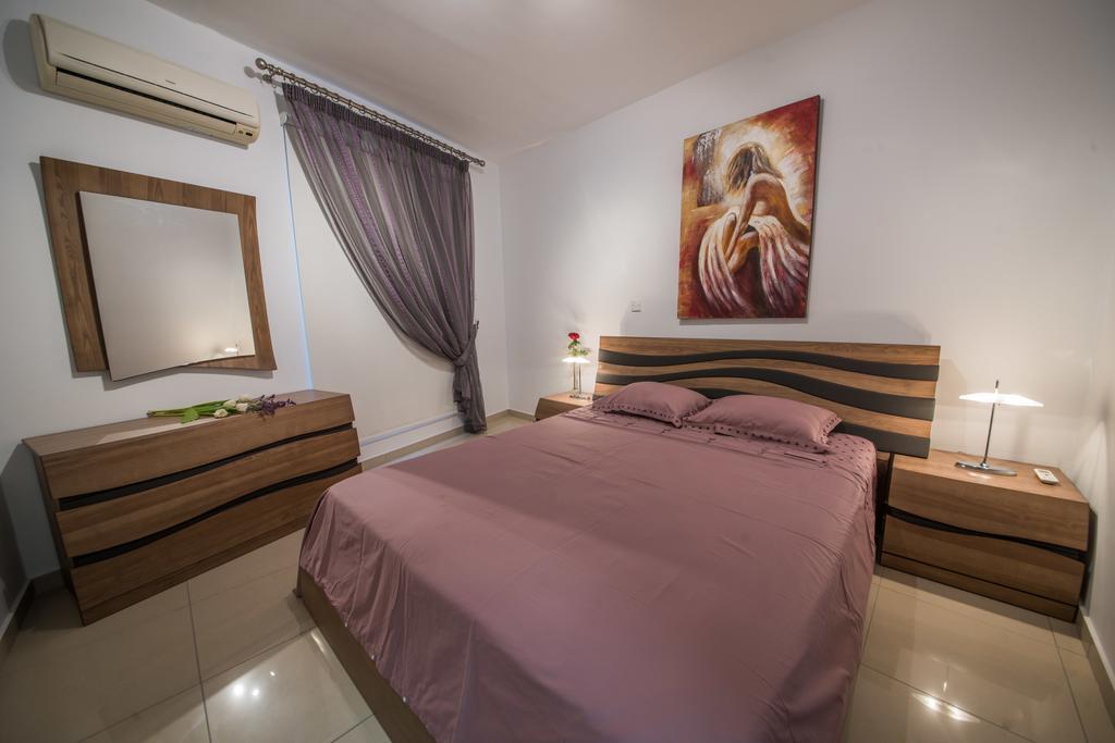 Skylight Megaron Apartment Larnaca Luaran gambar